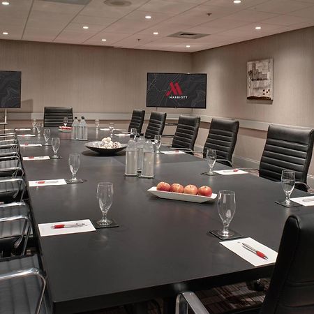 Marriott East Lansing At University Place Екстер'єр фото