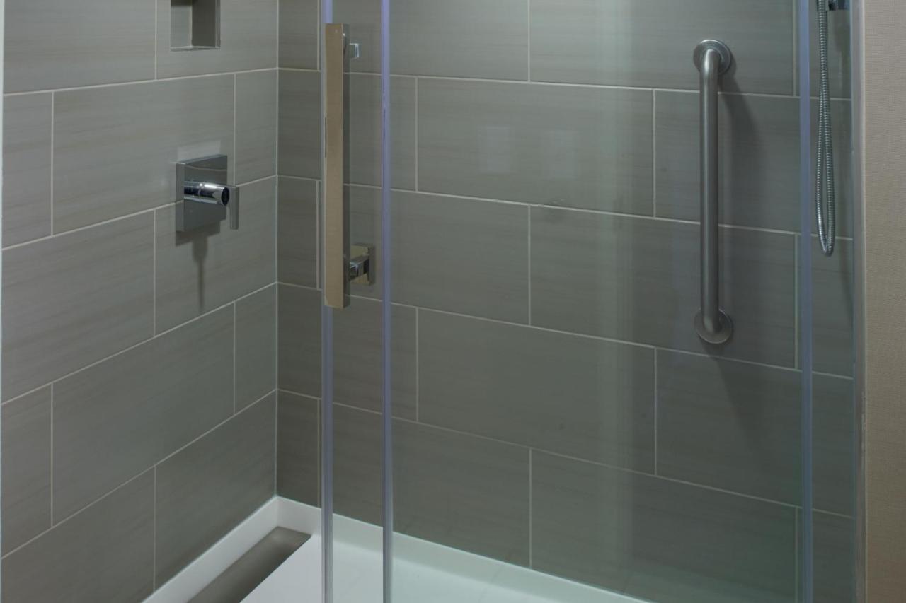 Marriott East Lansing At University Place Екстер'єр фото