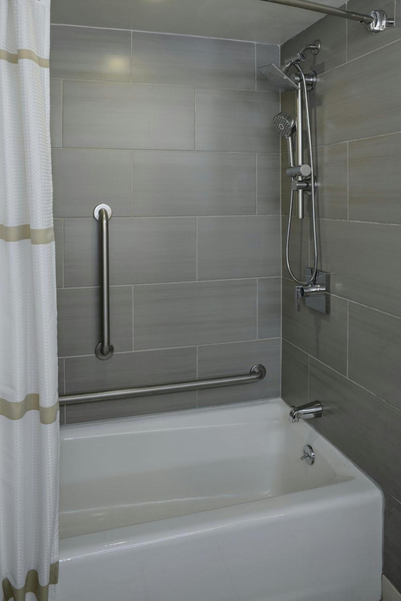 Marriott East Lansing At University Place Екстер'єр фото